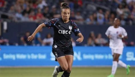 Cook scores twice and the Red Stars down Angel City 2-1